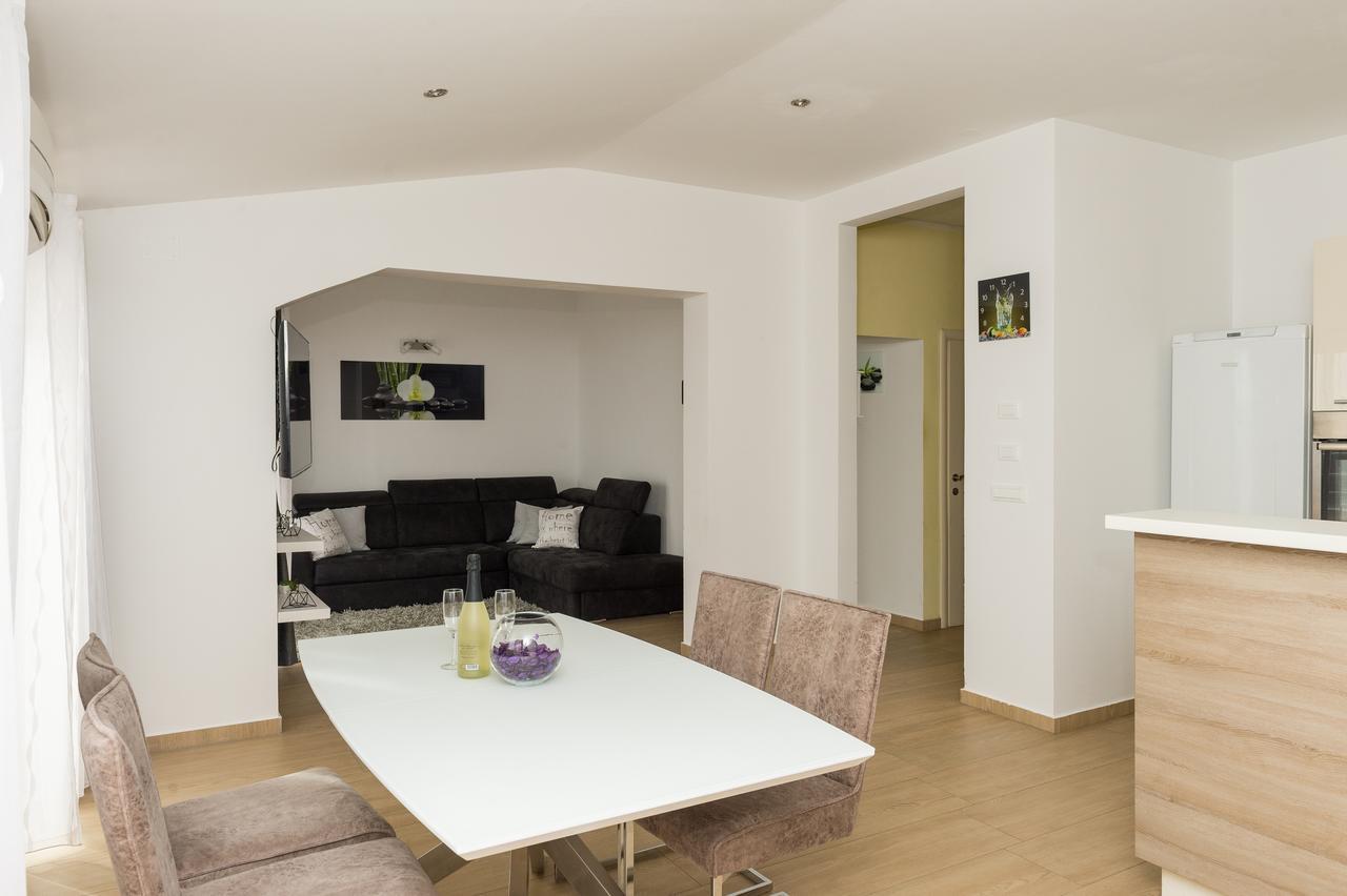 Apartments Sky Σίμπενικ Εξωτερικό φωτογραφία